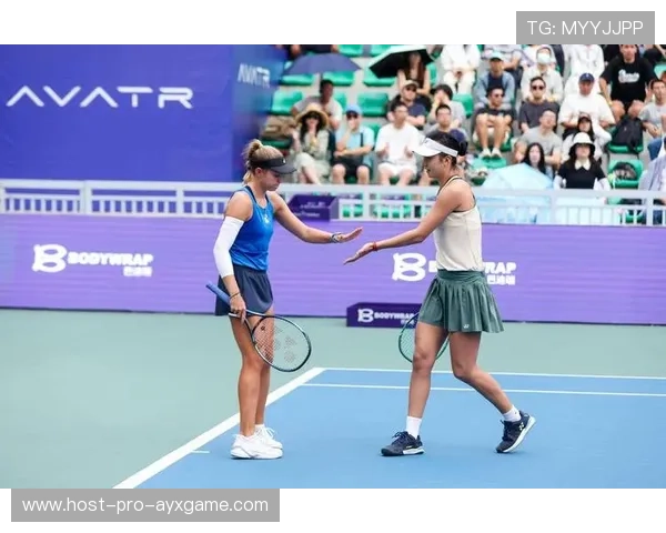 网球赛中出现连环精准截击压制对手反击